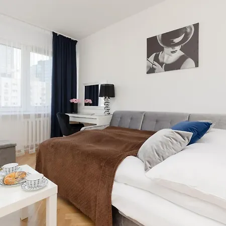 Cozy & Modern Studio Zlota By Renters Varsovie