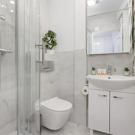 Cozy & Modern Studio Zlota By Renters *